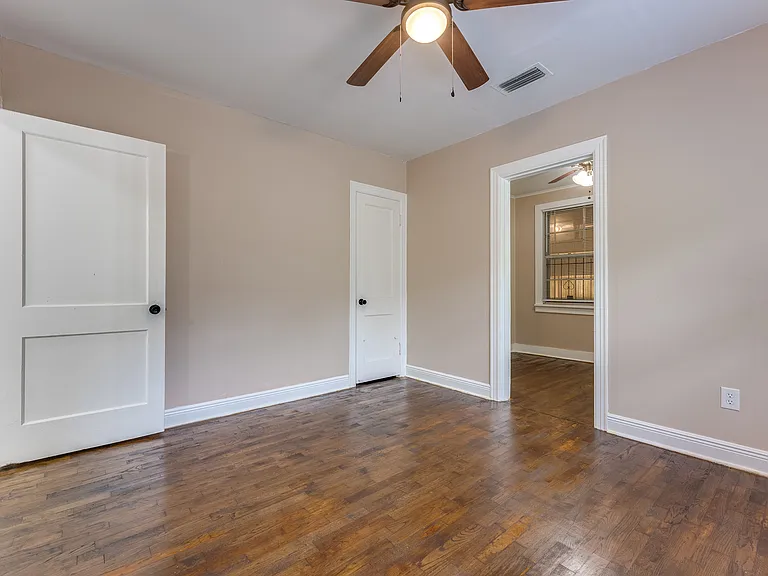 1500 W Short 17th St — Photo 12
