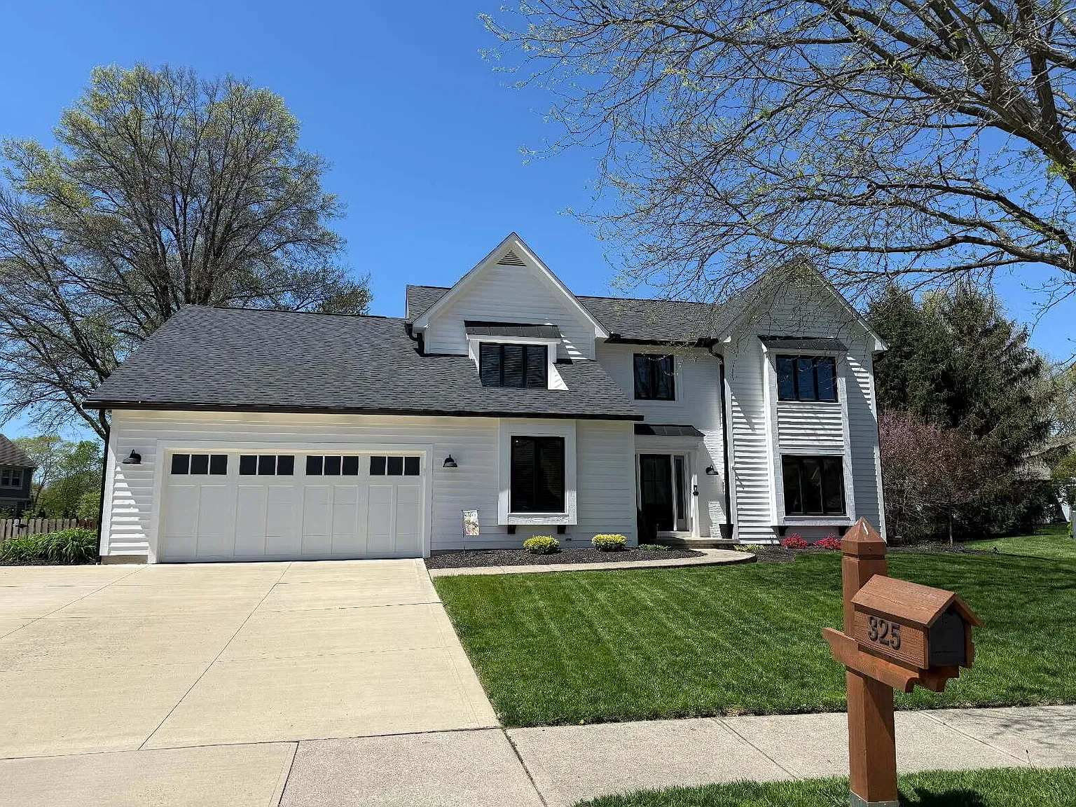 325 Olenview Cir W photo 1