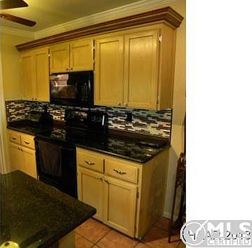 Kitchen - Notice Glass Inlay