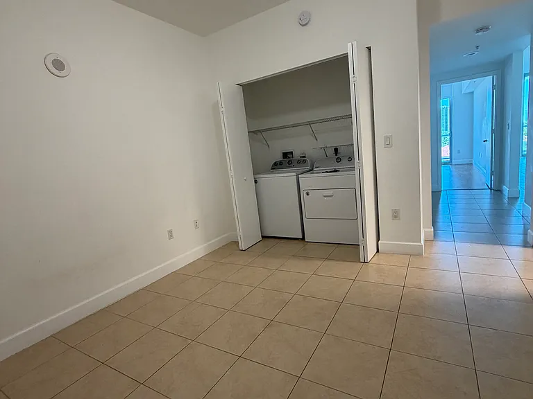 3030 NE 188th St #509 — Photo 32