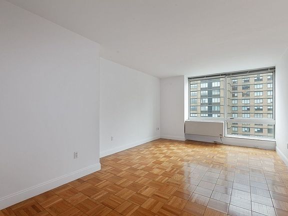 3rd image of 215 E 96th St #28E