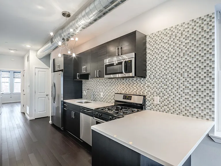 927 N 2nd Street — Photo 13