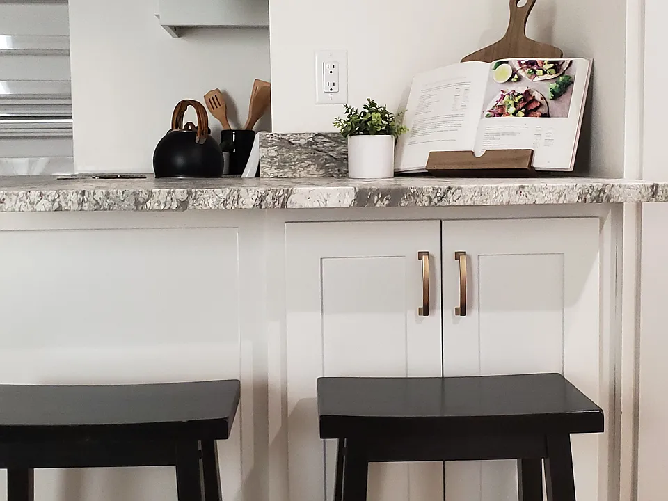 Breakfast Bar with storage