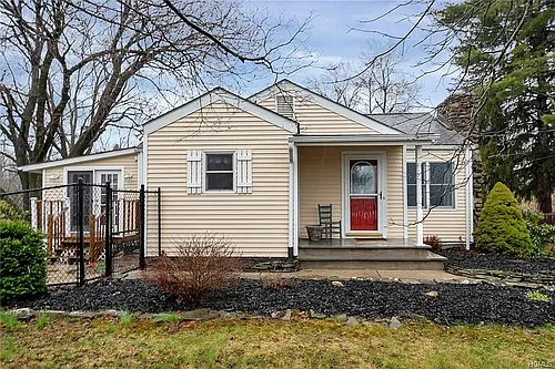 1547 Route 208 Photo 1