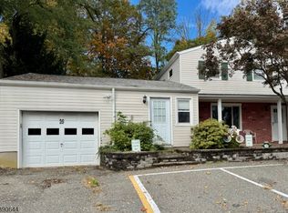 25 Main St, Chester, NJ 07930