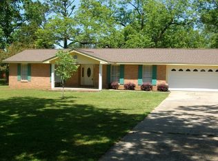 125 Somerset Dr, Hattiesburg, MS 39402