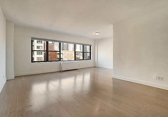 4th image of 120 E 34th St APT 21F