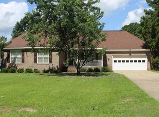 420 Hunters Creek Dr, Goldsboro, NC 27534