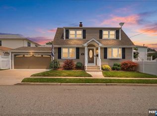321 Thomas Ave, Lyndhurst, NJ 07071
