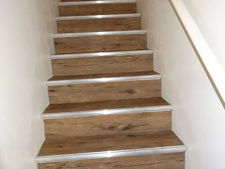 Stairs to all bedrooms