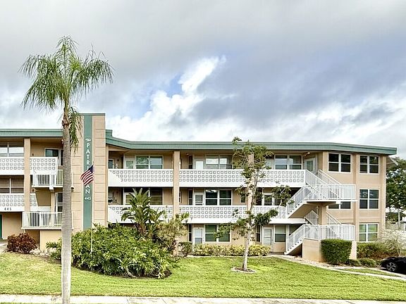 2nd image of 445 32nd Ave N APT 211