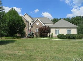 6009 Stag Dr, Emmaus, PA 18049