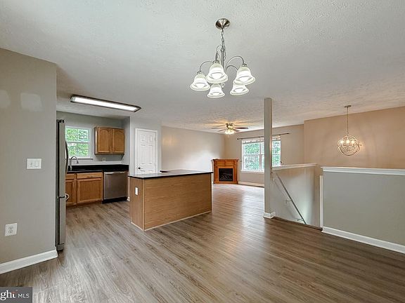 3rd image of 23801 McIntosh Rd