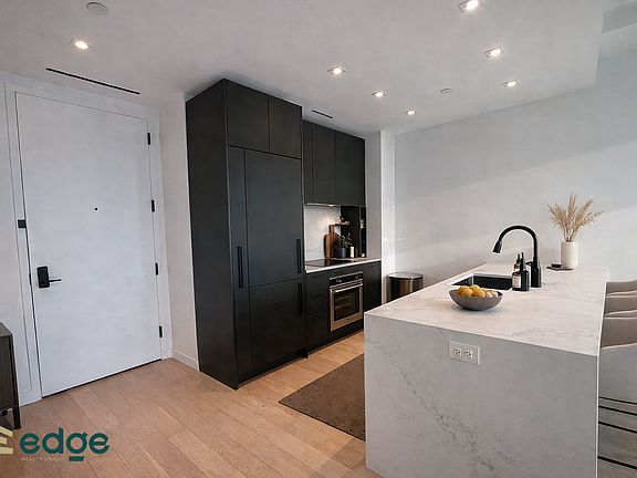 4th image of 329 Broadway APT 1304