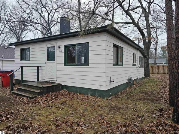 1342 N Sand Lake Rd, National City, MI 48748