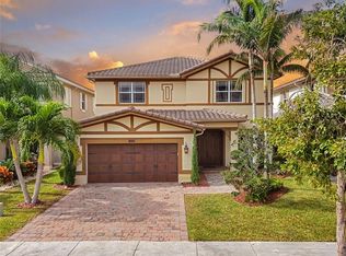 8561 Lakeside Dr, Parkland, FL 33076