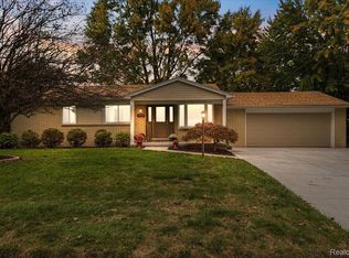 13385 Butler Dr, Sterling Heights, MI