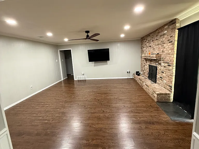 2117 Wellington Dr — Photo 4
