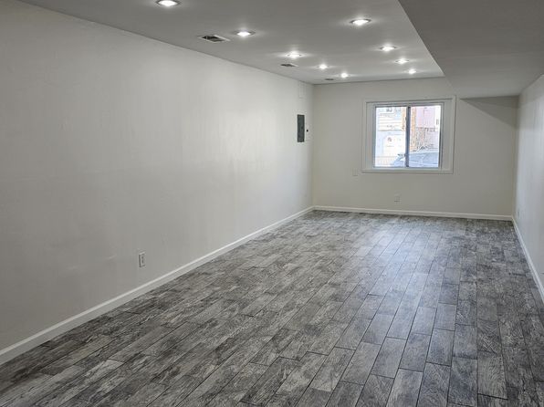 (undisclosed Address)