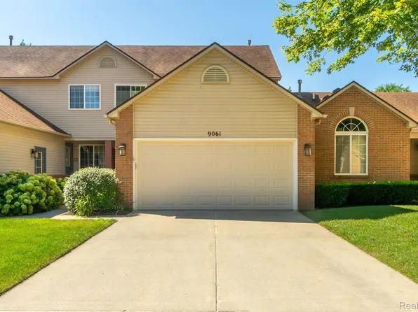 9061 Pine Cove Dr, Whitmore Lake, MI 48189