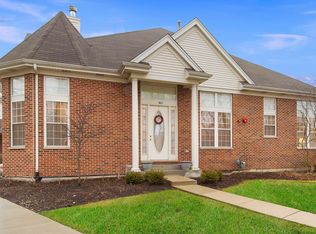 401 Commons Cir #401, Clarendon Hills, IL 60514