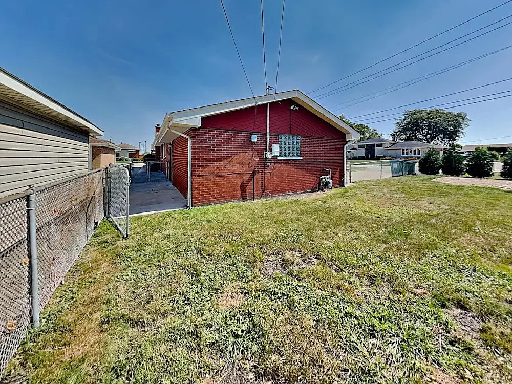 7226 S Octavia Ave photo 1