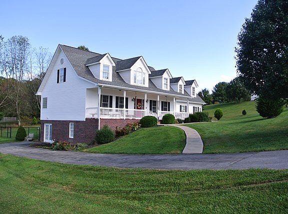 2nd image of 18178 Breckenridge Ct