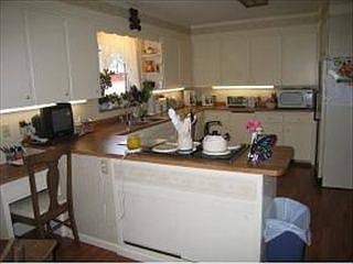 4th image of 200 W Willow Dr