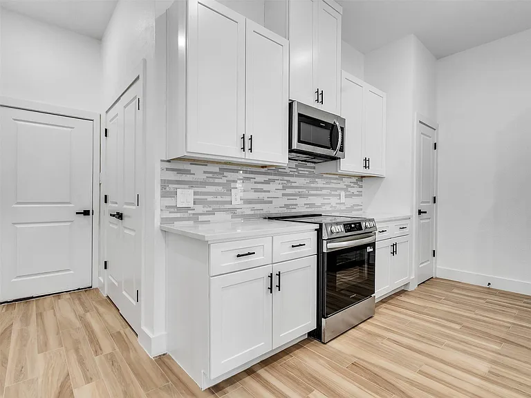 4421 Reed Rd #A AND B — Photo 6