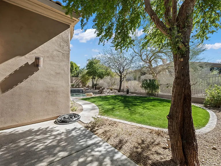 11479 E Beck Ln — Photo 9