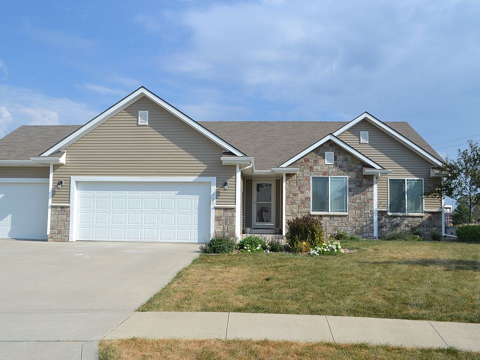 1st image of 725 SE Whitetail Ln