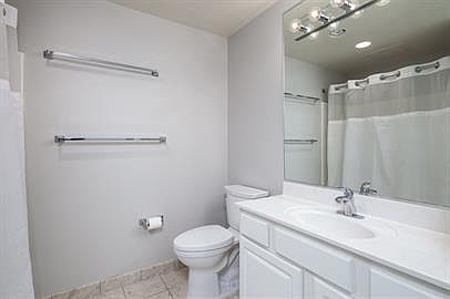 4th image of 901 N Monroe St APT 202