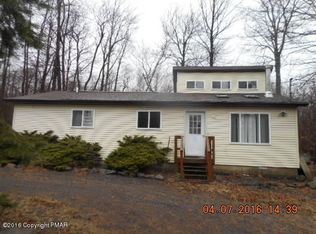 1141 Country Place Dr, Tobyhanna, PA