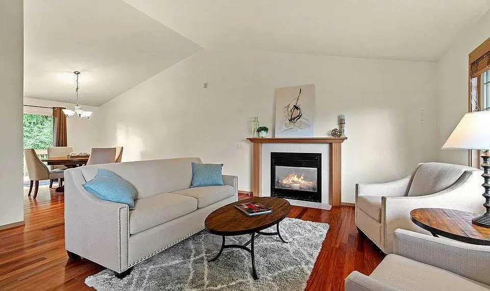 6 bed, 2540 sqft, $1,050 — Photo 2