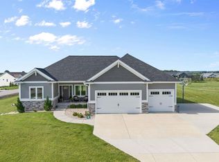 1619 Fissure Trl, Columbus, WI 53925