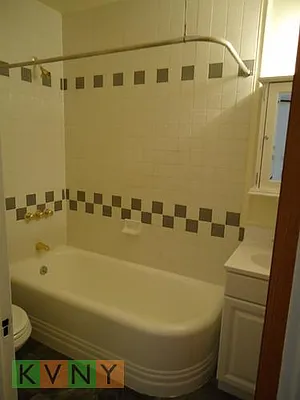 Rented by KVNY Soho | media 23