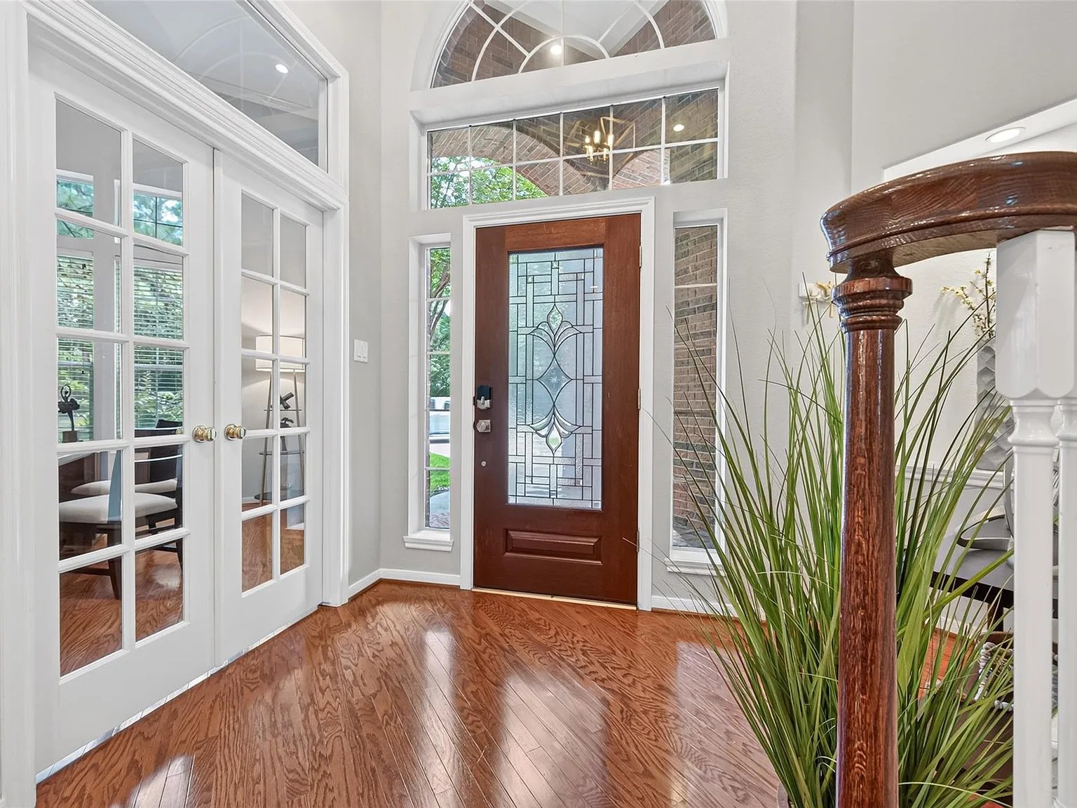 5 bed, 3.5 bath, 3641 sqft, $5,600 — Photo 3