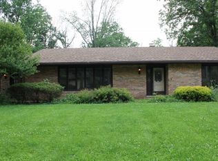 2305 W Woodmont Dr, Muncie, IN 47304