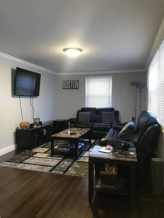 3 bed, 1200 sqft, $3,450 — Photo 2