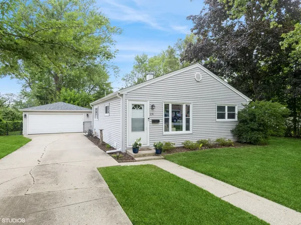 24 Johnathan Rd, Lake Zurich, IL 60047