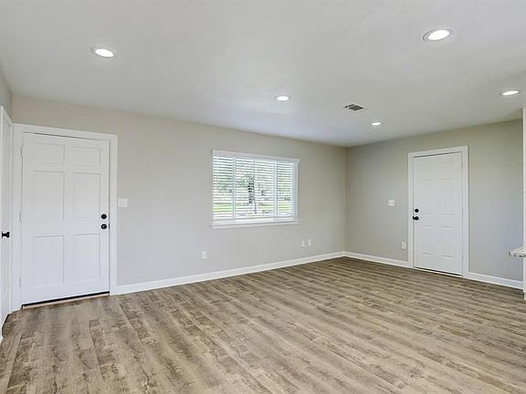 5th image of 5245 E 5th St