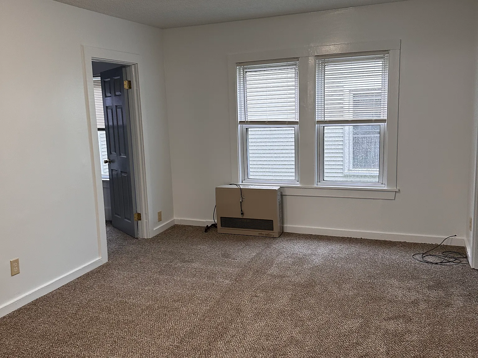 4 bed, 1000 sqft, $2,500 — Photo 4