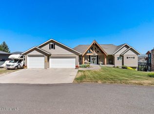 1196 S Lakeview Heights Dr, Coeur D Alene, ID 83814