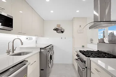 Rented by R New York