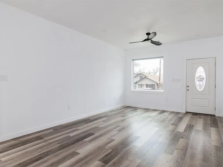 2308 Santa Maria St — Photo 12