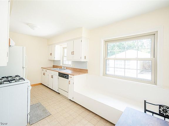 5th image of 1200 Tulip St