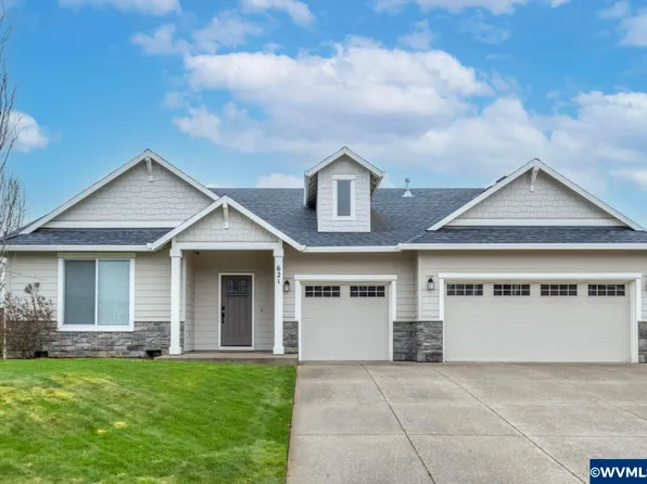 621 SE Mustang Loop, Sublimity, OR 97385