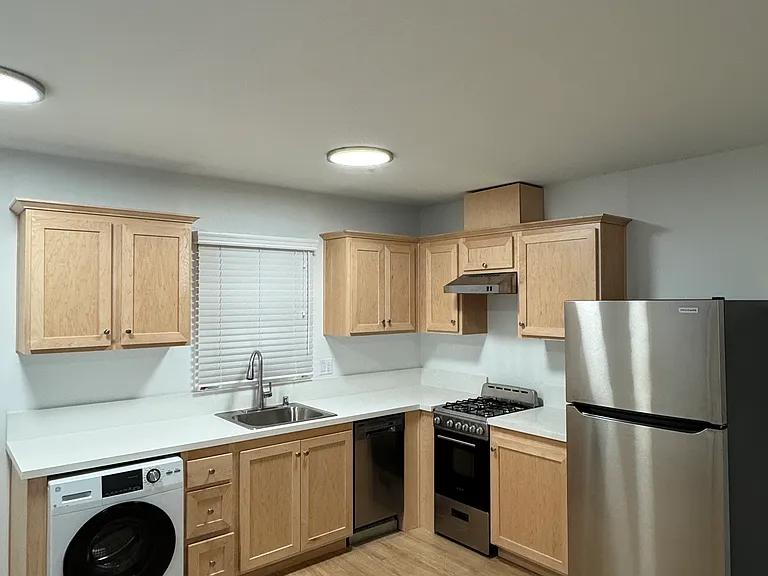 3301 E Wilton St #5 — Photo 2