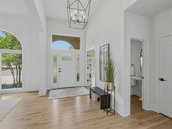 3rd image of 15617 Pawnee St