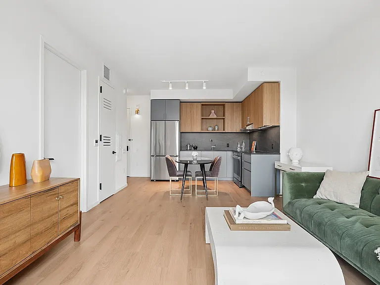 55 Willoughby St #22C — Photo 6